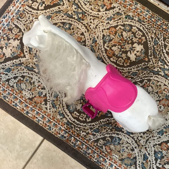 💕🤍Our generation white horse🤍💕 - Picture 4 of 8